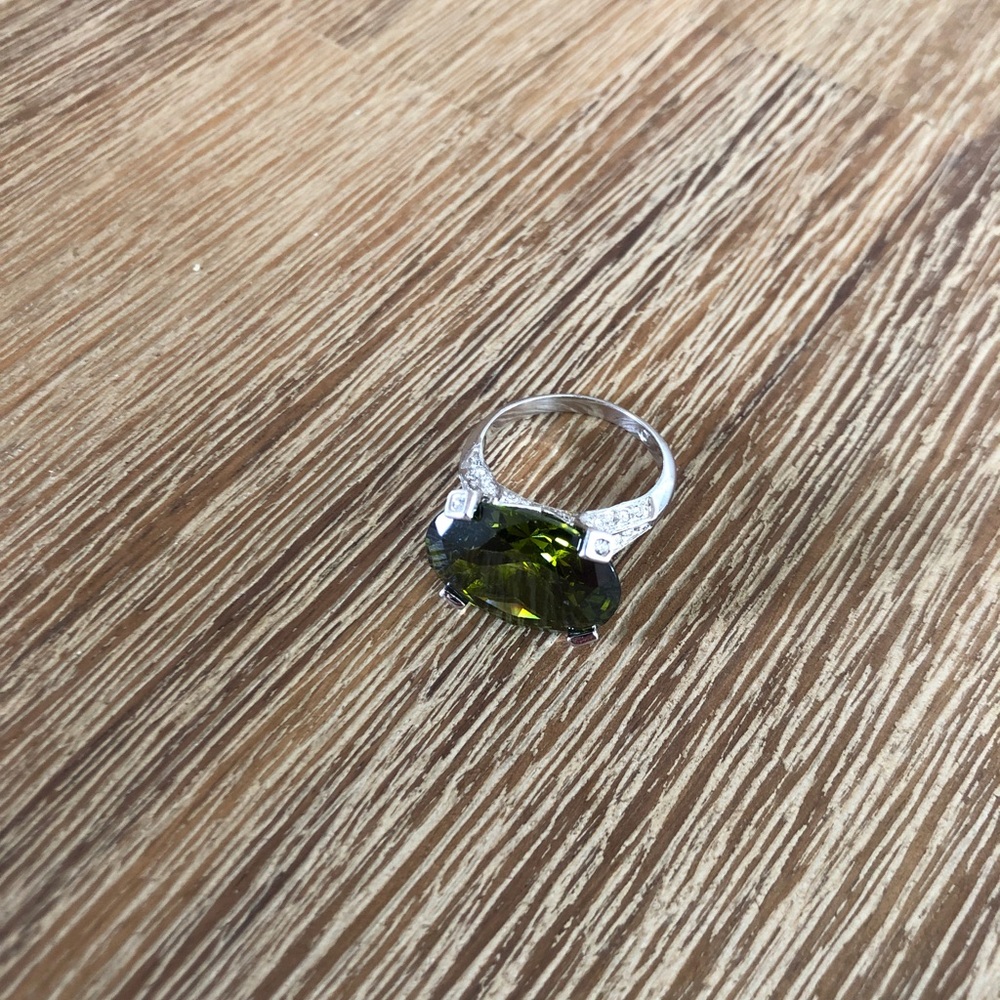 Emerald Cocktail Ring - Picture 2 of 5